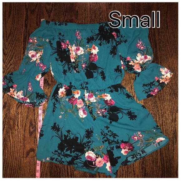 floral cold shoulder romper- boho w/ bell sleeves - Picture 4 of 5